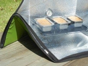 how does a solar oven work